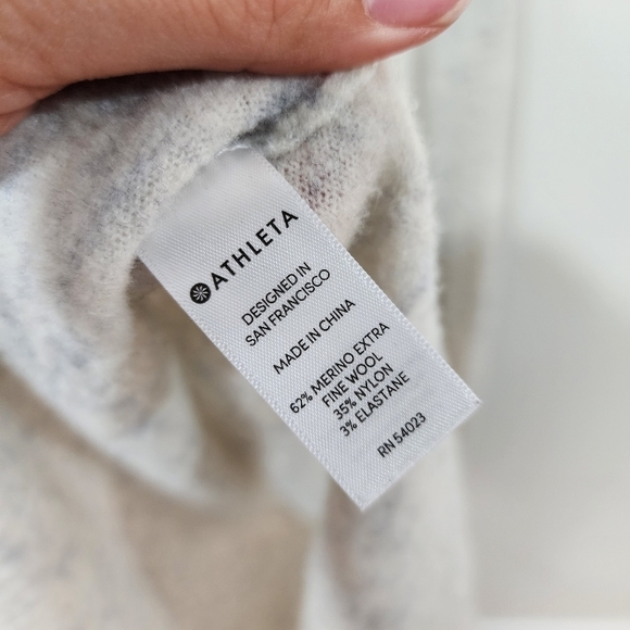 Athleta wool turtleneck, size S - Picture 5 of 5